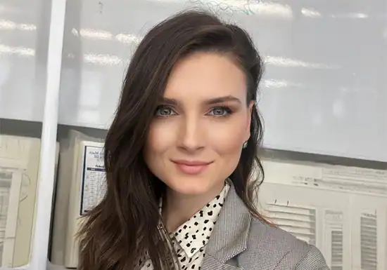 a female M.Ed. student at UoPeople